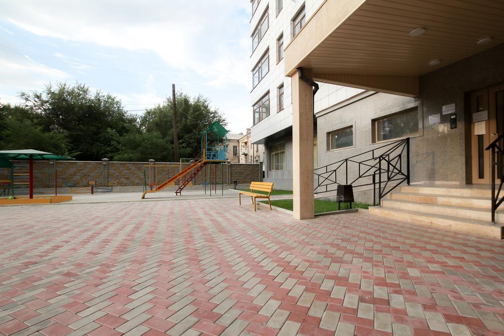 Oscar'S Apartments Bishkek Luaran gambar
